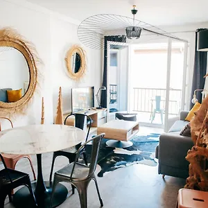 https://un-appart-en-ville-o-fil-de-lo.hotels-rhonealpes.com