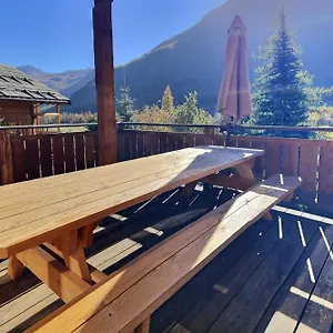 https://chalet-charme-prestige-serre-chevalier.fr-provencehotel.com