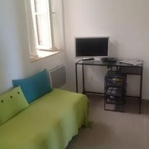 https://appartement-villa-saint-louis.fr-provencehotel.com